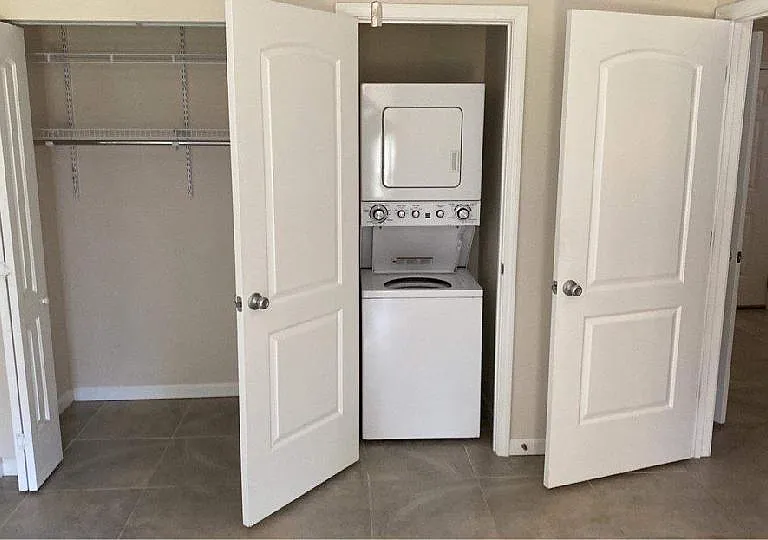 211 W Dillingham St #7 — Photo 4