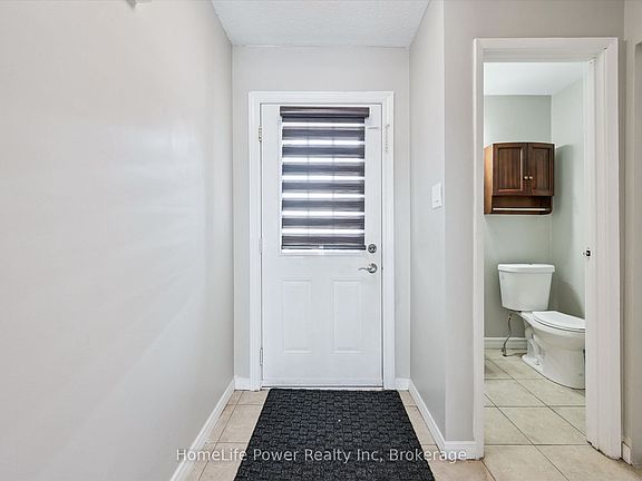 3rd image of 31 Greengate Rd #239