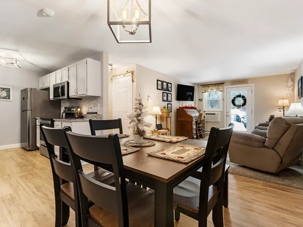 125 Heritage Dr #125, Northbridge, MA 01534