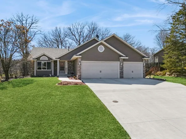 1128 Autumn Dr, Woodbury, MN 55125