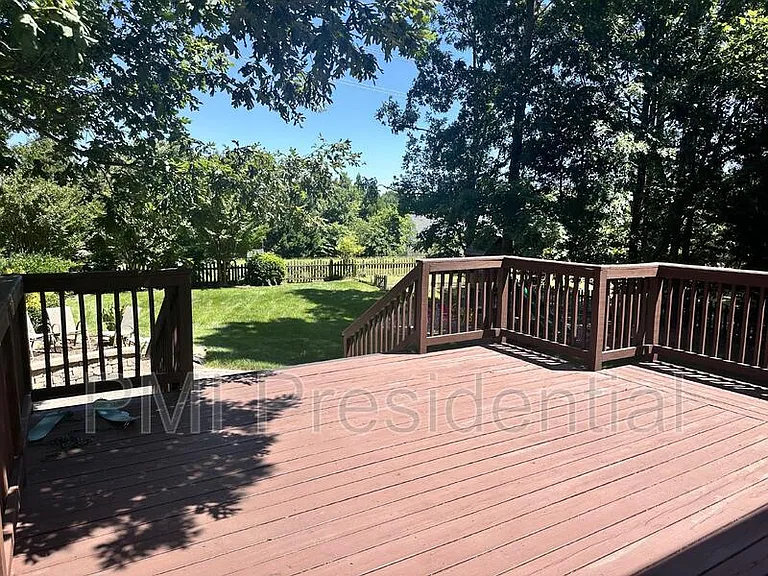 1213 Hawkins Wood Cir — Photo 15