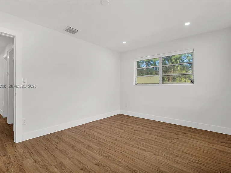 8201 SW 42nd St — Photo 27