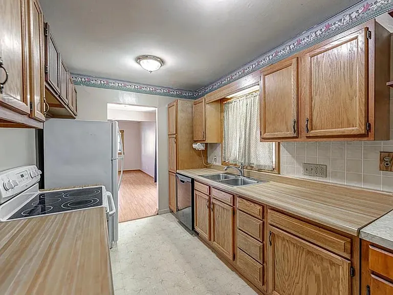 1009 Apache Dr — Photo 4