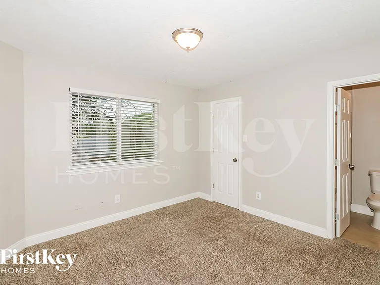 2106 Hazyknoll Ln — Photo 15