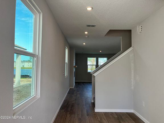 3rd image of 14727 MACADAMIA Lane #98