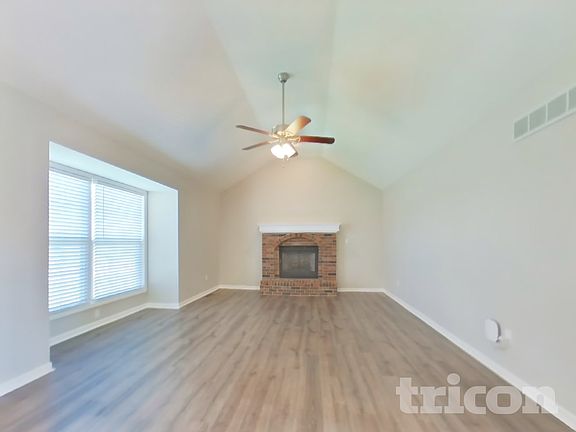 2nd image of 1920 Fairground Dr