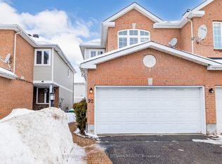 92 Deerfox Dr, Ottawa, ON K2J4W9