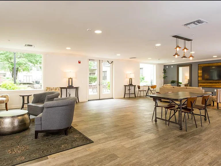 1200 Grand St #525 — Photo 5