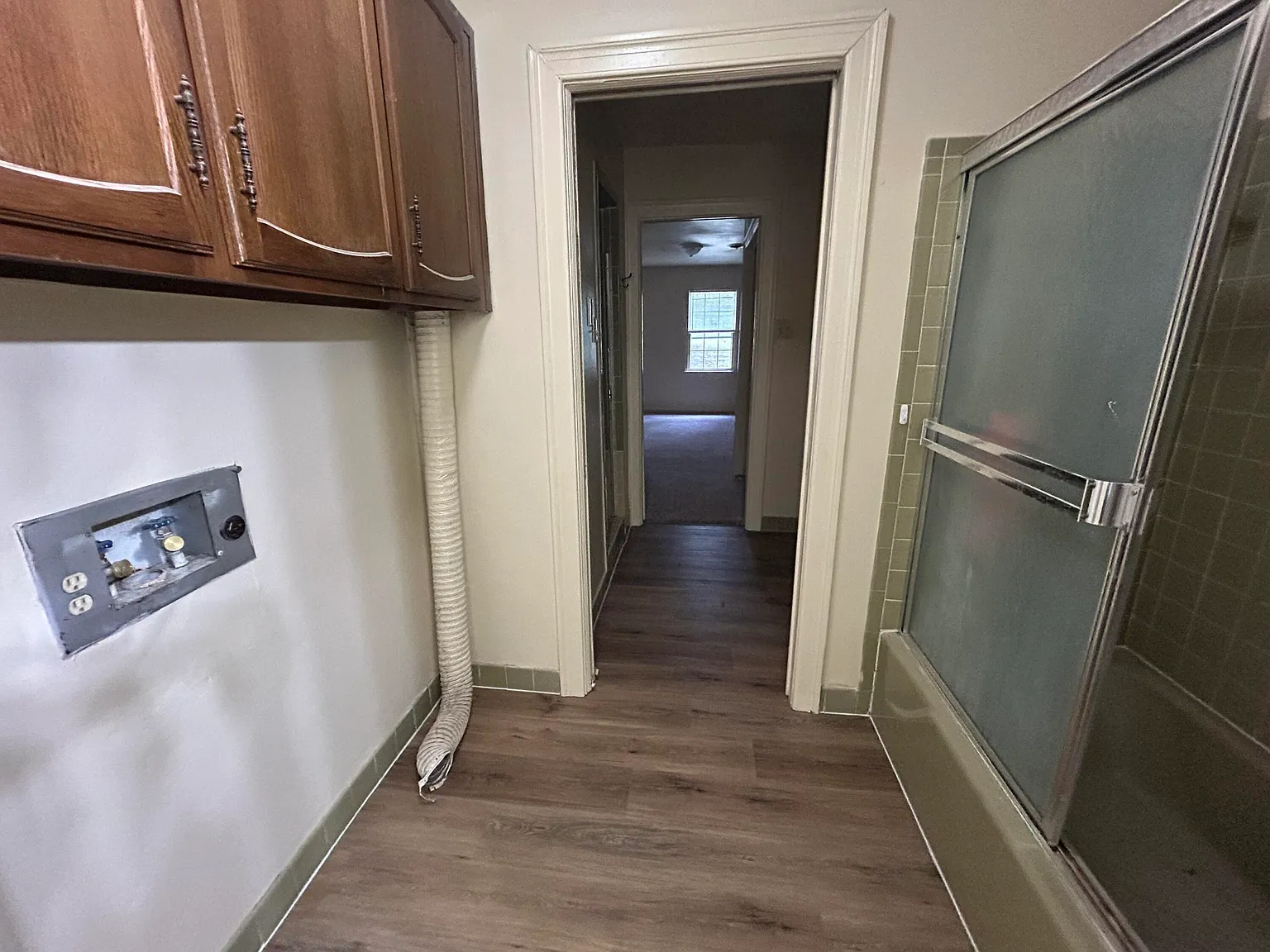 3 bed, 2.0 bath, 1000 sqft, $1,300 — Photo 4