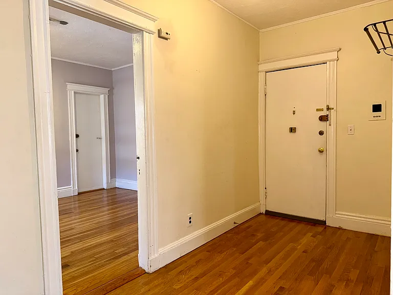 60 Queensberry St #15 — Photo 3