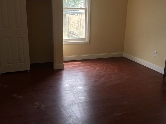 4th image of 371 Summer Ave #3