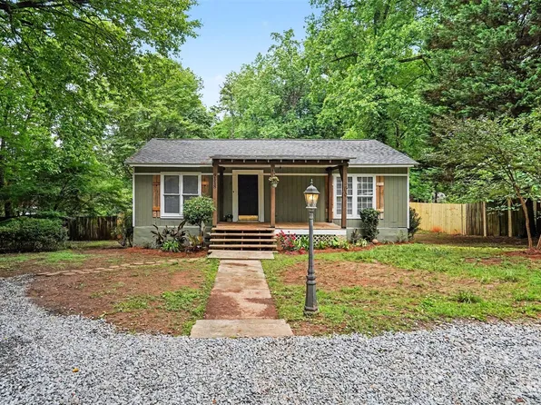 9118 S Lakebrook Rd, Charlotte, NC 28214