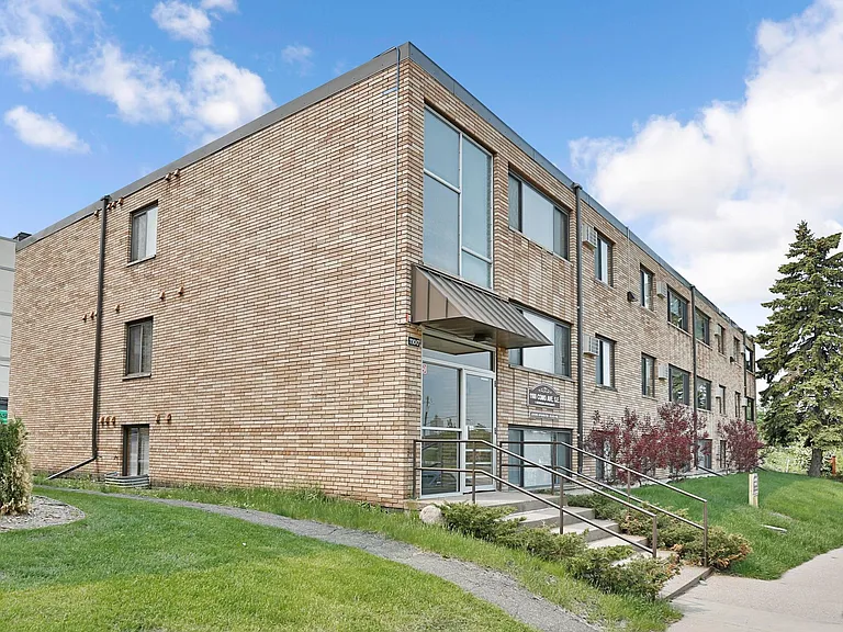 1100 Como Ave SE — Photo 5
