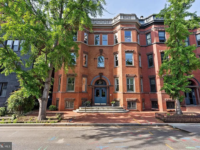 1617 Swann St NW #5 — Photo 2