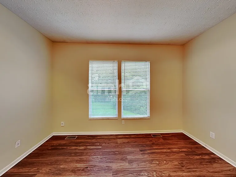 1095 Mastell Dr — Photo 7