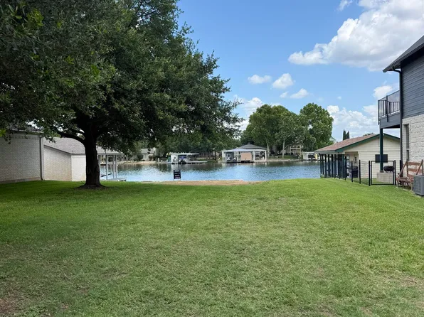 131 Web Isle Dr, Granite Shoals, TX 78654