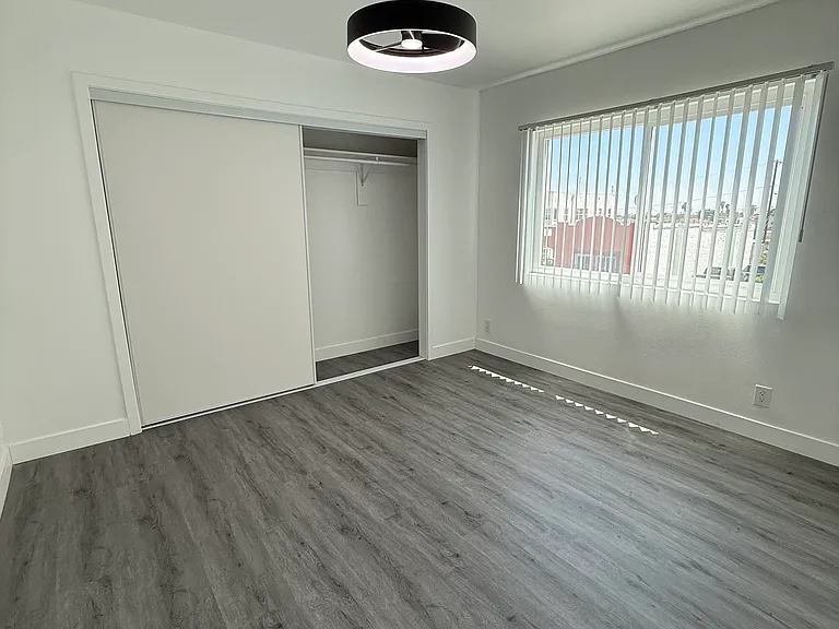 2435 E Fairmount St #5 — Photo 8