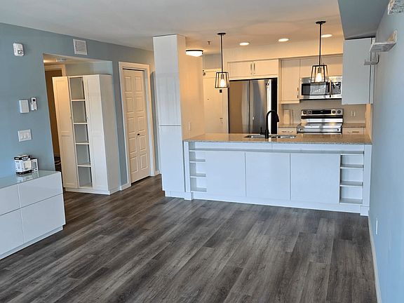 3rd image of 545 Dale Blvd #219