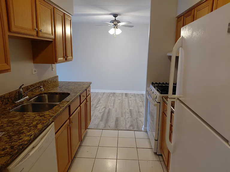 300 S Roselle Rd #222 — Photo 13