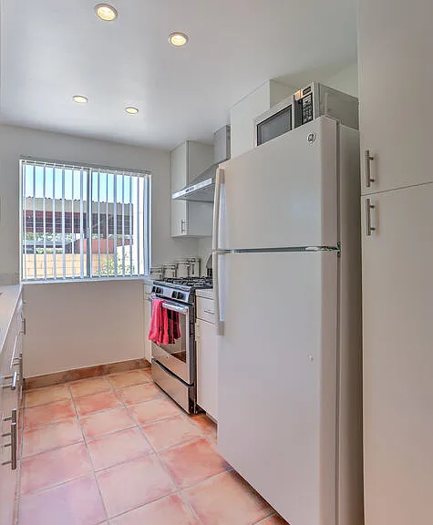 2166 N Indian Canyon Dr #C — Photo 14