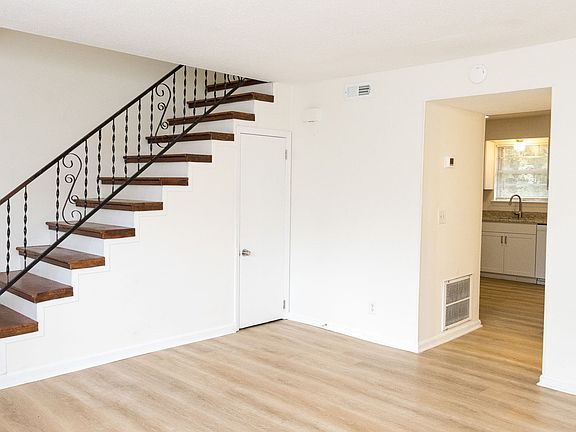 4th image of 5025 Shoals Ln #5027