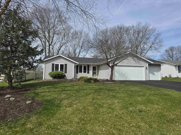 11150 Linden Blossom Ln, Roscoe, IL 61073