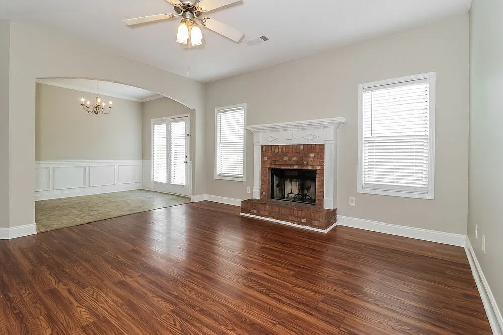 4 bed, 2.5 bath, 1987 sqft, $3,220 — Photo 4