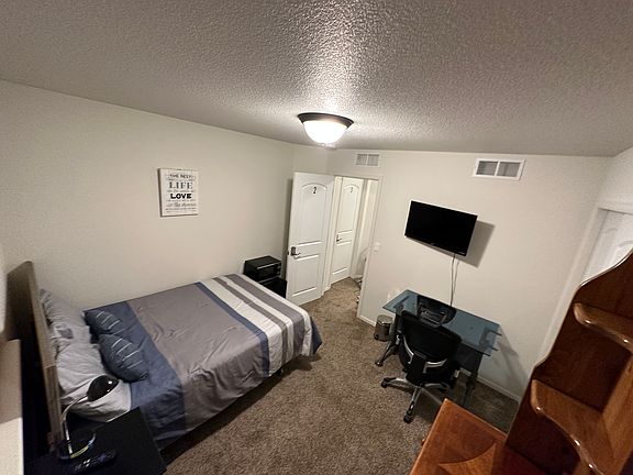 2nd image of 905 Mount Shavano Ave