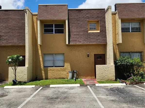 5733 Blueberry Ct #119, Fort Lauderdale, FL 33313