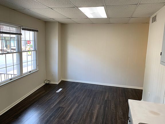 3rd image of 106 N Main St