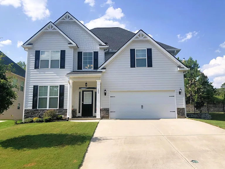 132 Hodges Bay Dr — Photo 1