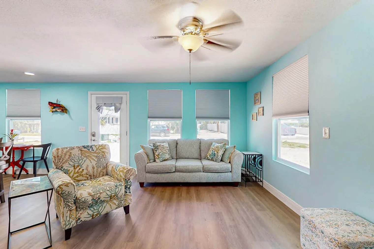 2 bed, 1.0 bath, 613 sqft, $4,259 — Photo 1