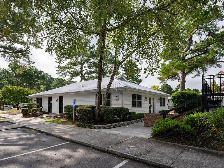 Woodlocke Apartments — Photo 35