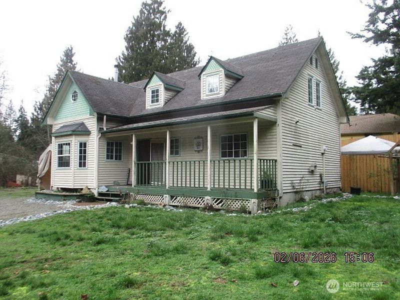 3rd image of 130 W Kinkaid