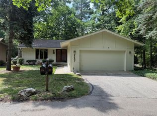 2287 Forest Gln, West Bloomfield, MI