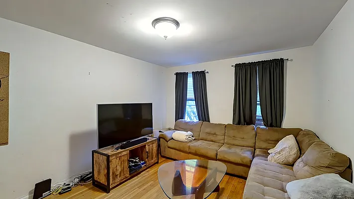 Rented by Emor Management Inc. | media 25