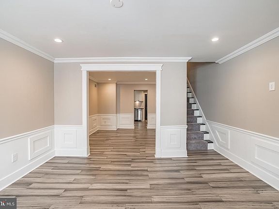 3rd image of 4448 Baker St