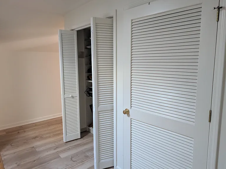 2419 Duncan St — Photo 17