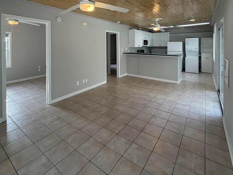 736 W King St #A — Photo 6