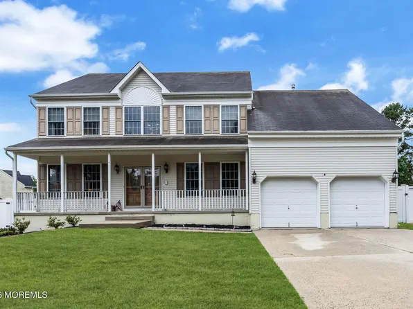12 Brittany Drive, Bayville, NJ 08721