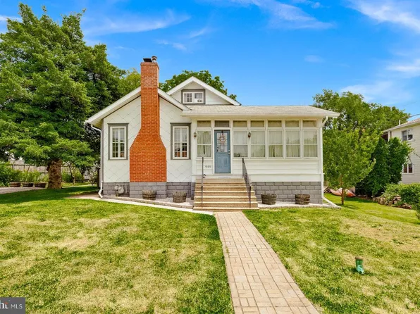 949 Edgewood Ave #W, Bensalem, PA 19020