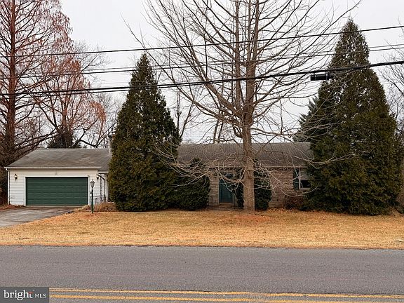 3rd image of 1709 Olive St