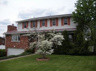421 Beckman Dr, McKeesport, PA