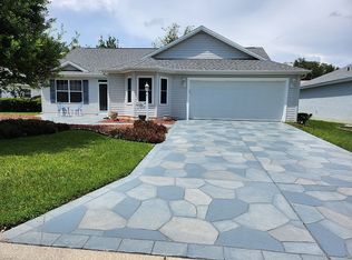 915 Ventura Dr, Lady Lake, FL 32159