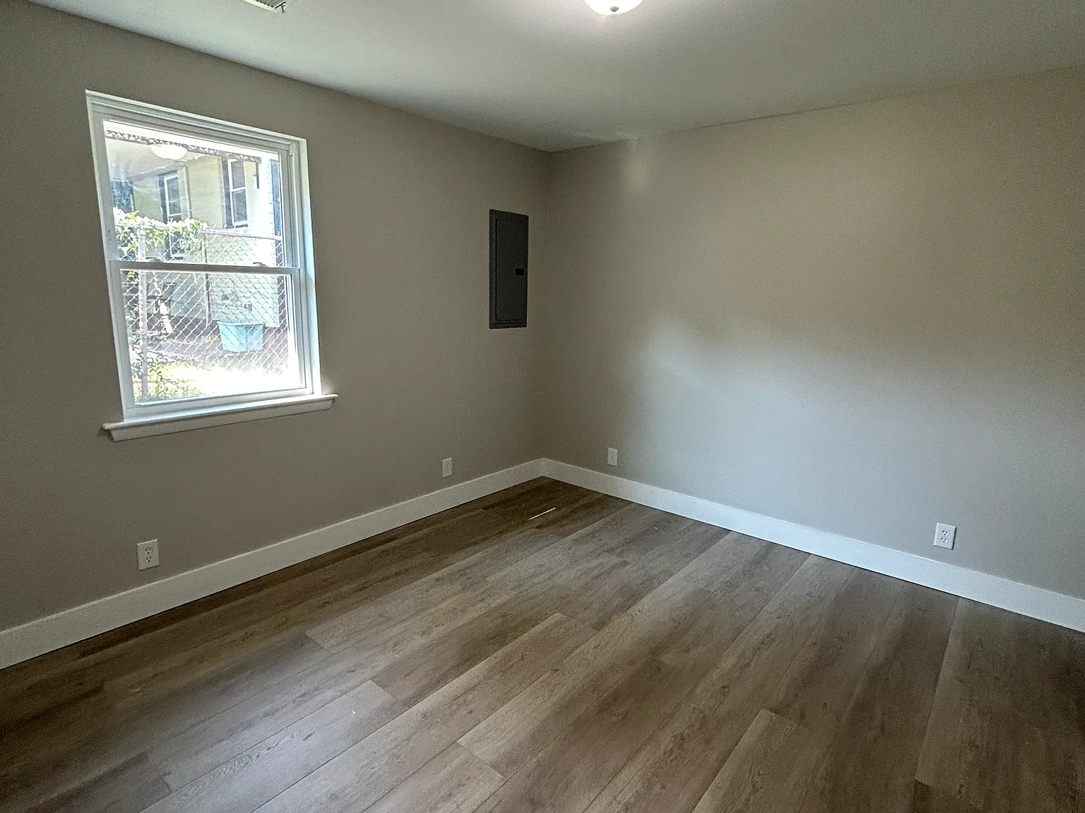 2 bed, 840 sqft, $1,500 — Photo 3