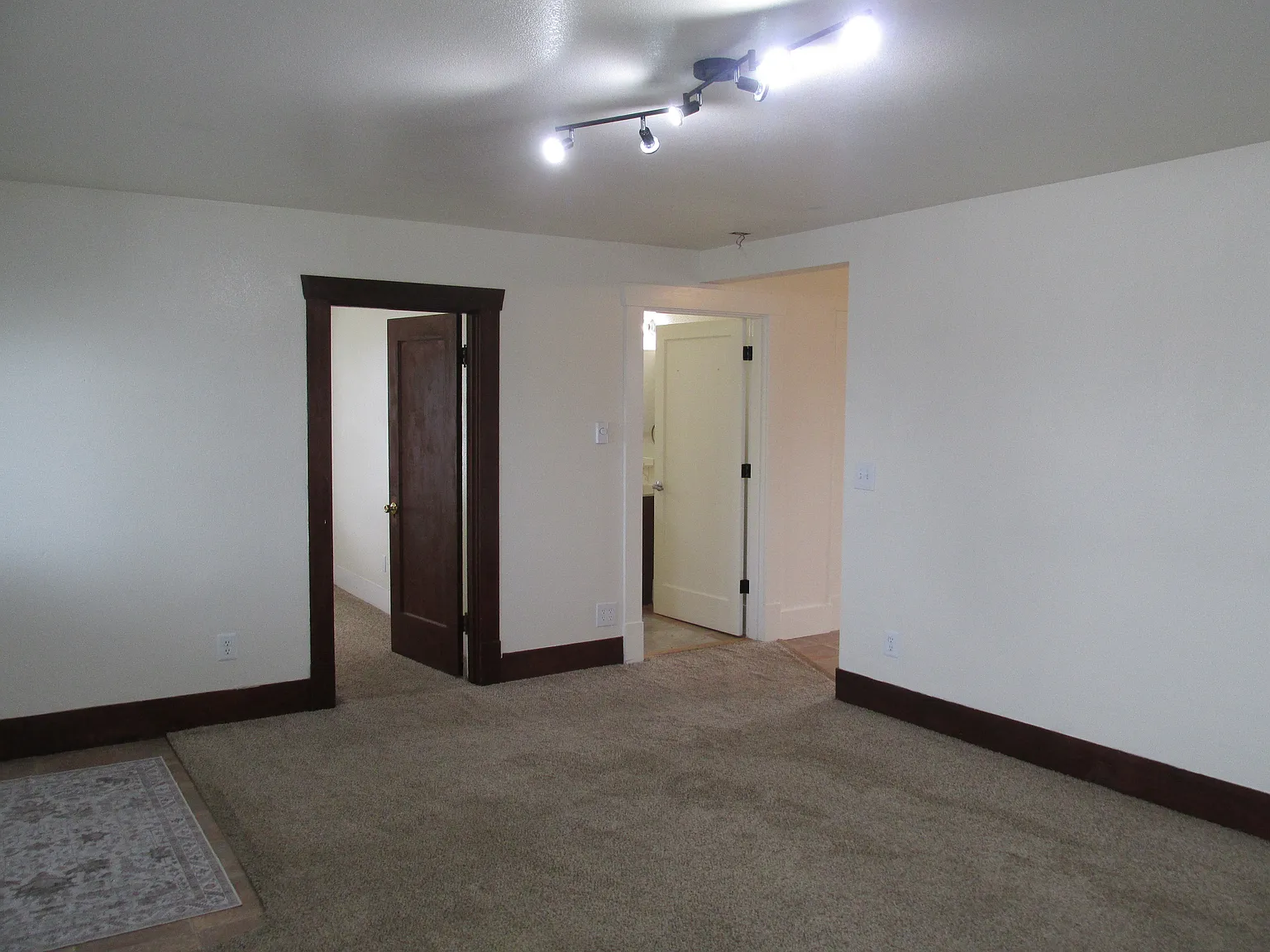 2 bed, 1.5 bath, 1288 sqft, $2,350 — Photo 4