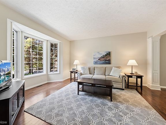 4th image of 31729 Commodore Ct