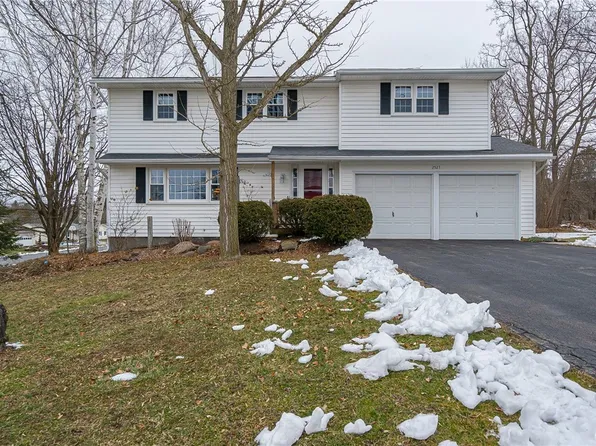 2523 Candlewick Ln, Marcellus, NY 13108