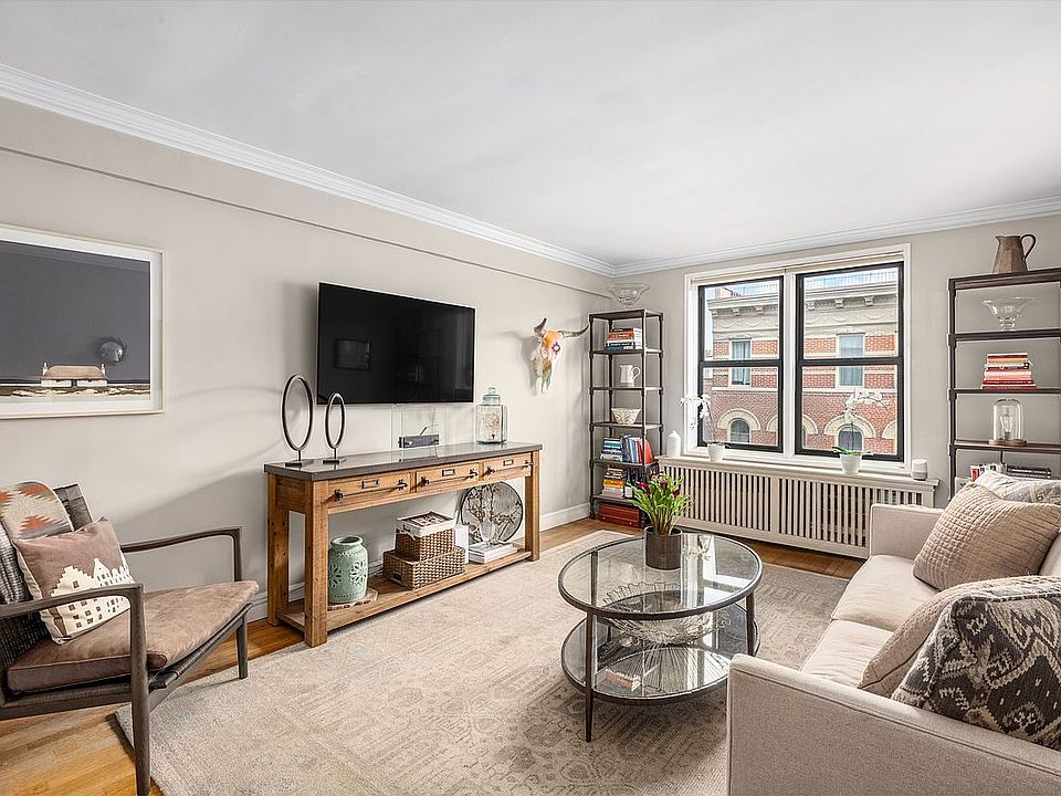 1st image of 350 Bleecker St APT 6N