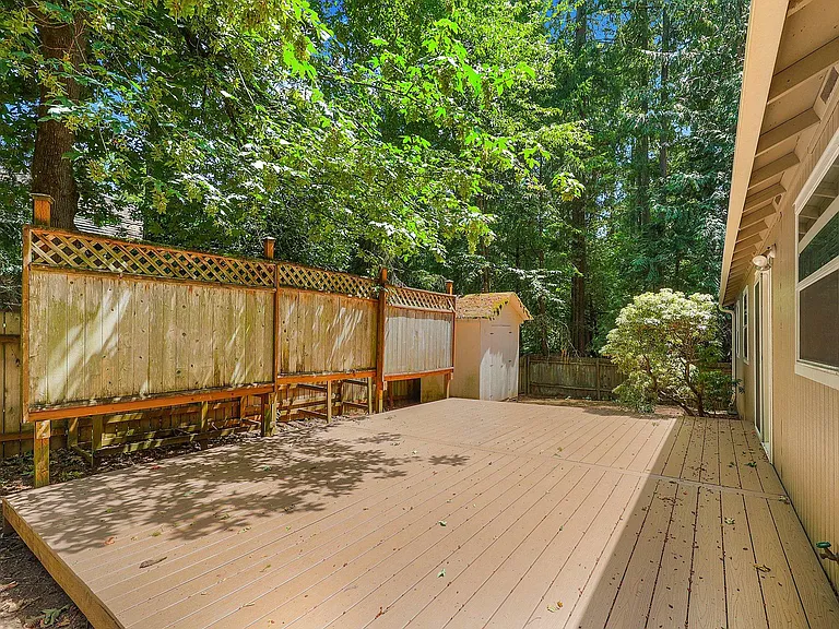 4256 Country Woods Ct — Photo 34